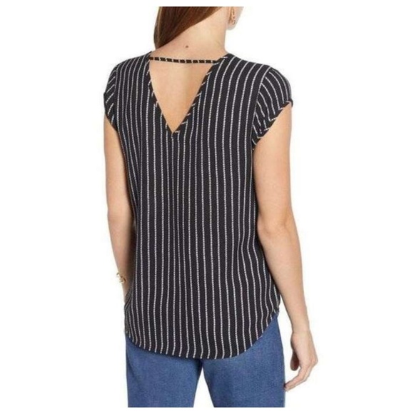 Halogen Casual Cap Sleeve V-Neck Casual Blouse - Picture 2 of 5